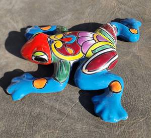 lot 923 image: Mexican Talavera Ceramic Frog Figurine 11in.