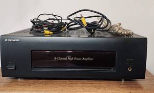 lot 16 image: Pioneer M-4000 Stereo Power Amplifier