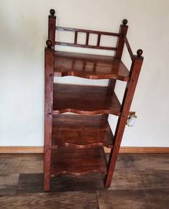 lot 295 image: Solid Wood 4-Tier Display Shelf with Ball Finials