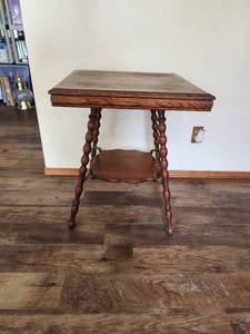 lot 299 image: Antique Oak Parlor Table with Barley Twist Legs and Scalloped Shelf