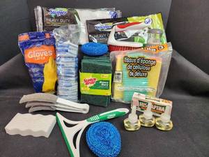 lot 714 image: Household Cleaning Supplies