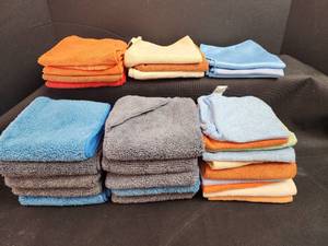 lot 715 image: Microfiber Cleaning Cloth Set - Multi-Color Pack