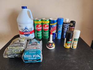 lot 749 image: Cleaning Supply Lot - Bleach, Cleaners, Steel Wool & Care Products