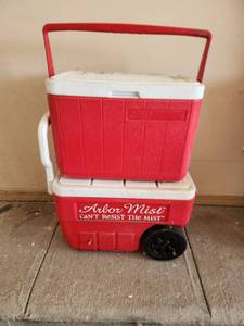 lot 754 image: 2 Coleman Coolers with Handles