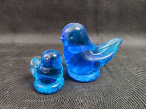 lot 199 image: Fenton Blue Glass Bird of Happiness Figurines Set of 2