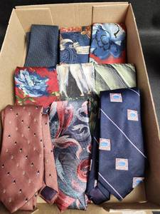 lot 222 image: Mens Necktie Collection - Assorted Patterns