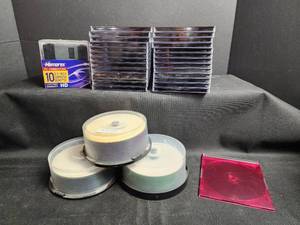 lot 226 image: Memorex Diskettes, CD Cases, and Spindles