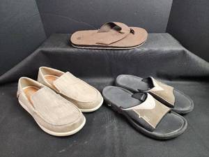 lot 250 image: 3 Pair Mens Size 12 Shoes and Sandles