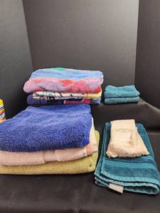 lot 253 image: Bath Towels, Beach Towels, Hand Towels and Wash Cloths