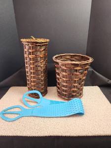 lot 264 image: Shower Mat, Paper Keeper, Trash Can and Back Scrubber