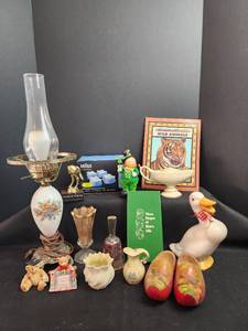 lot 270 image: Collectible Home Decor Lot - Oil Lamp, Figurines, Books & Accessories