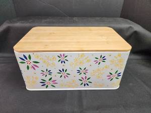lot 52 image: Floral Metal Bread Box with Bamboo Lid