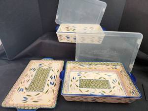 lot 57 image: Temp-tations Floral Pattern Ceramic Bakeware Set with Plastic Lids