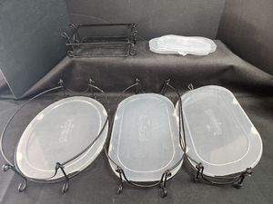 lot 59 image: Wire Frames for Temptations Baking Dishes