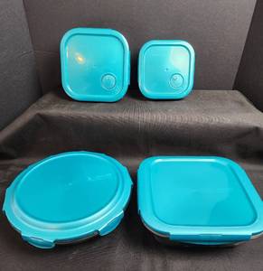 lot 63 image: Lock & Lock Glass Food Storage Container Set - Turquoise Blue