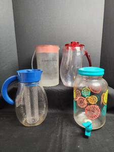 lot 76 image: Beverage Pitcher Collection - Infuser Pitcher, and Others
