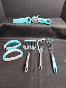 lot 82 image: Turquoise Kitchen Utensil Set
