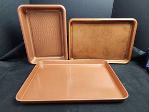 lot 89 image: Copper Baking Sheet Set and Cake Pan