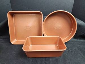 lot 91 image: Gotham Steel Copper Bakeware Set - 3 Piece Collection