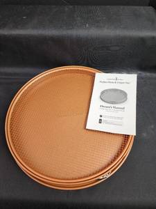 lot 92 image: Copper Chef Perfect Pizza & Crisper Pan with Manual