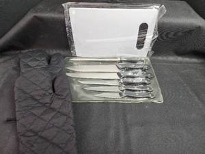 lot 96 image: Kuchenstolz 6-Piece Professional Knife Set with Oven Mitts