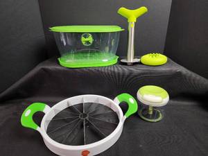 lot 97 image: Progressive Prep Solutions Kitchen Set - Produce Keeper, Chopper and Food Slicer