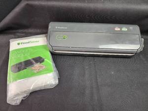 lot 106 image: FoodSaver FM2000 Vacuum Sealing System with Manual
