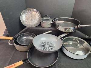 lot 109 image: Mixed Cookware Set - Pots, Pans, and Steamer Basket