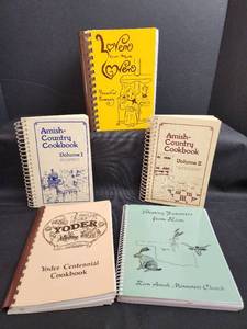 lot 114 image: Amish Cookbooks