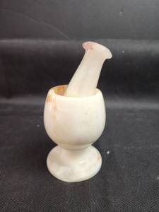 lot 123 image: Alabaster Mortar and Pestle Set