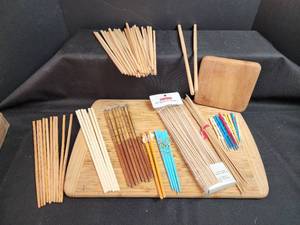 lot 125 image: Chopstick Collection - Bamboo, Decorated & Everyday Living 10 Skewers