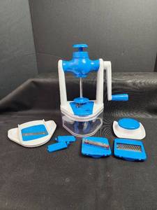 lot 144 image: Manual Food Chopper with Interchangeable Blades