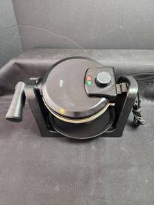 lot 149 image: Oster Belgian Waffle Maker with Temperature Control