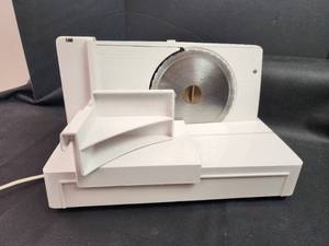 lot 150 image: Oster Choice-Kut Food Slicer Electric Meat Slicer