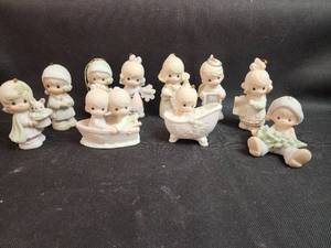 lot 178 image: Precious Moments Porcelain Figurine Chistmas Ornaments
