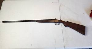 lot 31 image: Mississippi Valley Arms Co. Single Shot 16 Guage Shotgun (IF YOU CANNOT PASS A BACKGROUND CHECK, PLEASE DO NOT BID) Please See Below for Details about Pickup for Firearms