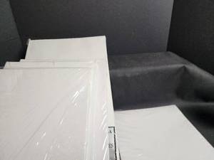 lot 787 image: Christmas Robe Boxes 6-Count