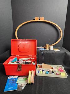 lot 789 image: Sewing Supplies