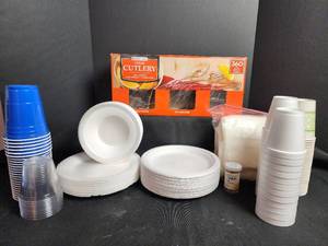 lot 803 image: Disposable Party Supply Bundle - Plates, Cups, Cutlery Set