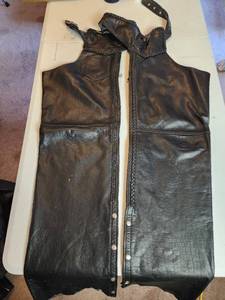 lot 810 image: Interstate Leather Motorcycle Chaps XXL Black Braided Trim