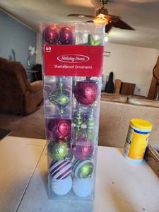 lot 823 image: Holiday Home 60-Count Shatterproof Christmas Ornaments
