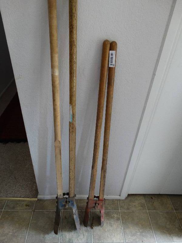 lot 166 image: 2 Post hole digger shovels