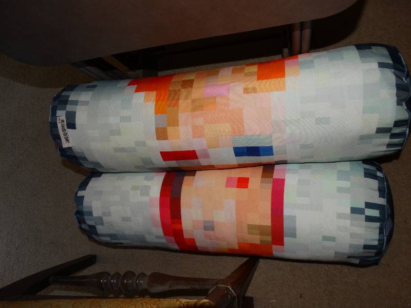 lot 176 image: 2 Bolster pillows