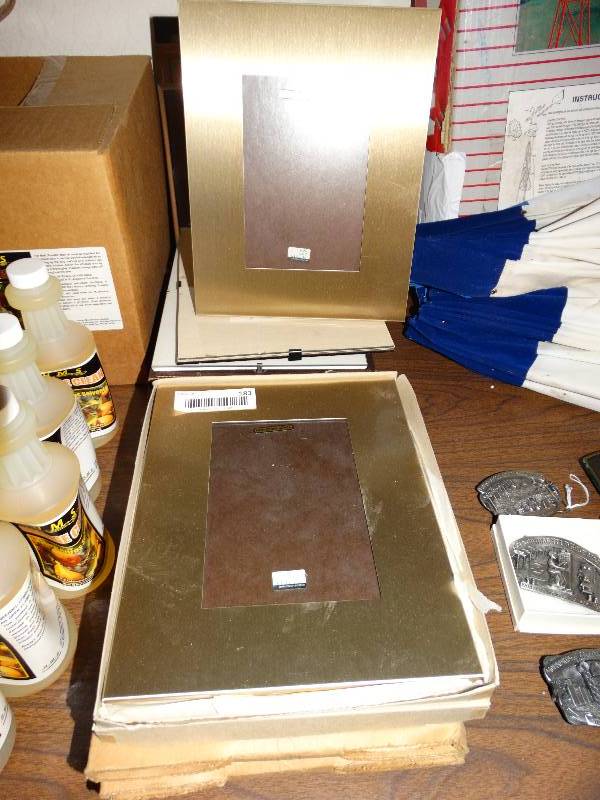 lot 183 image: Large lot of picture frames