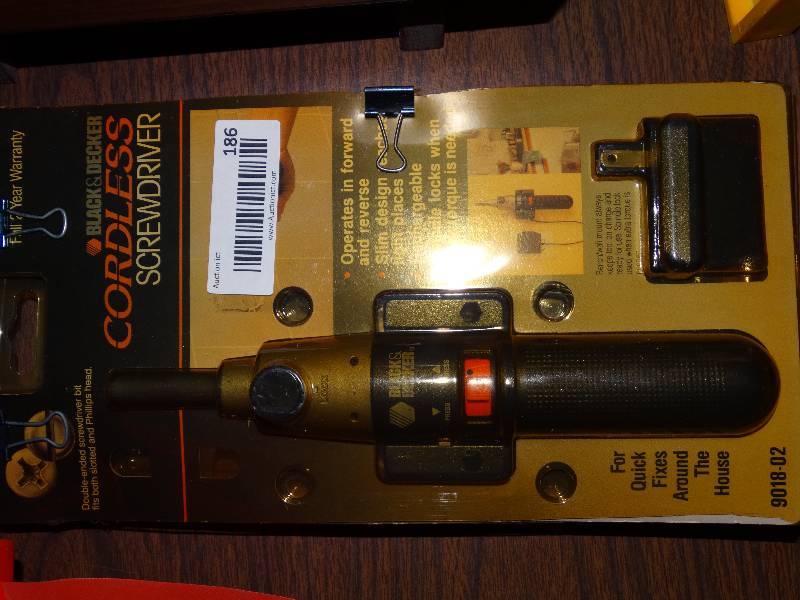 lot 186 image: Black and Decker cordless screwdriver