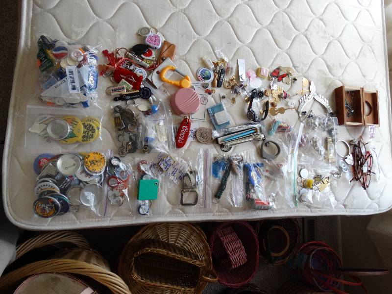 lot 201 image: Large lot of pins, costume jewlery, reading glasses, ect.