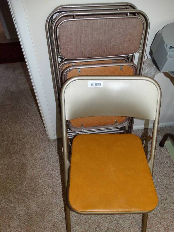 lot 223 image: 4 Folding chairs