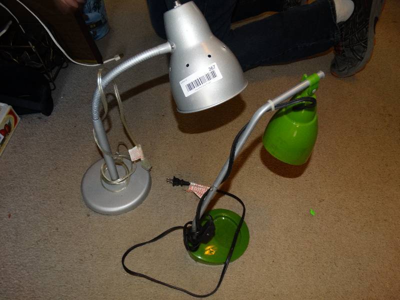 lot 267 image: 2 Desk lamps