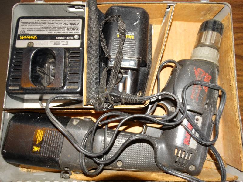 lot 278 image: Black and Decker drill with 2 batteries, charger and case
