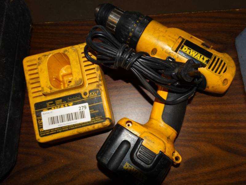 lot 279 image: Dewalt drill with battery and charger